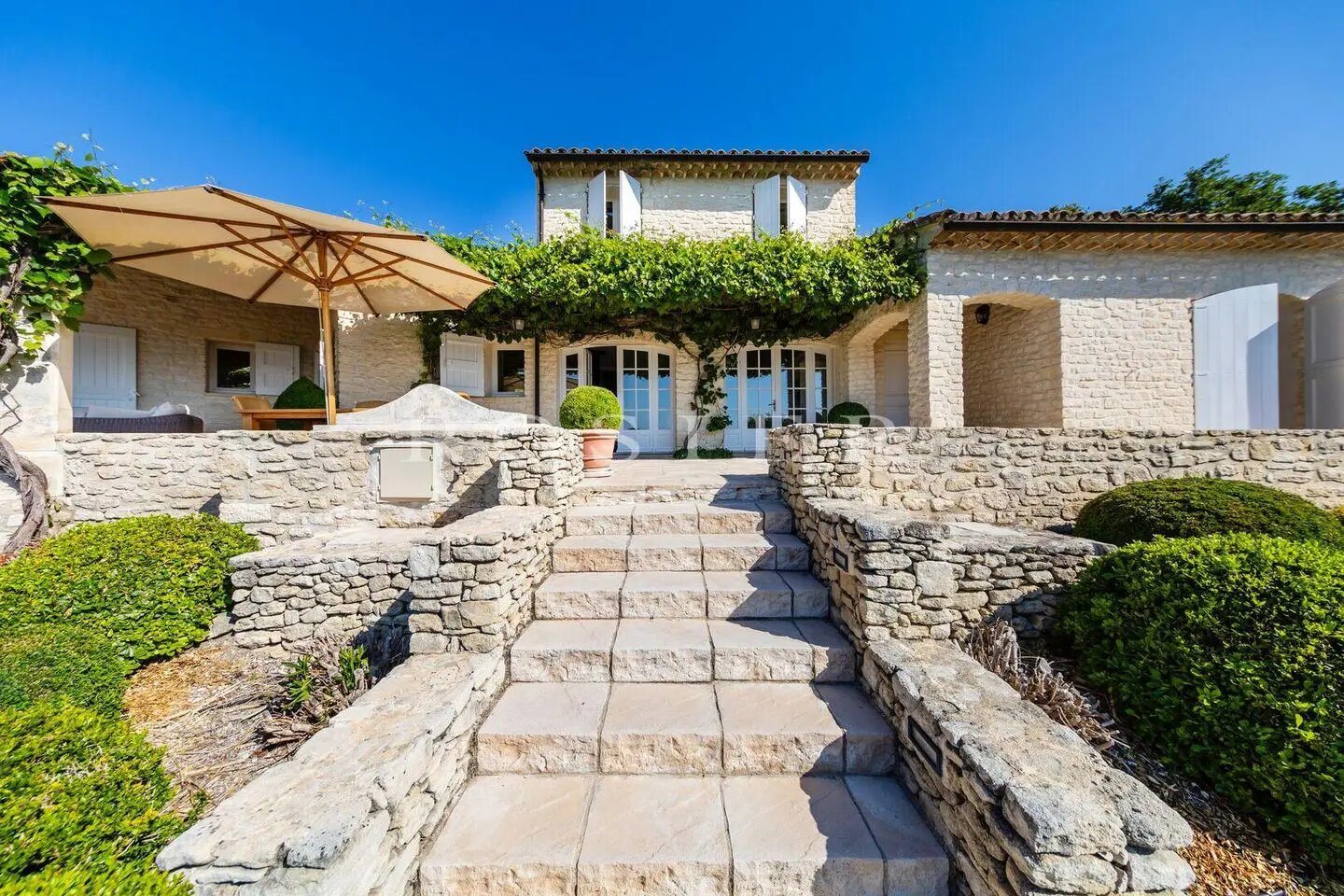 Maison à vendre, 248m², Murs