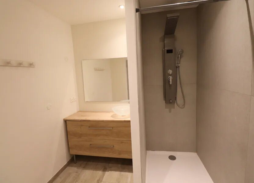 Appartement à louer, 75m², Hières-sur-Amby