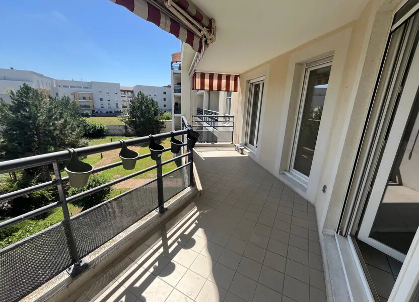 Appartement à vendre, 66m², Pont-de-Chéruy