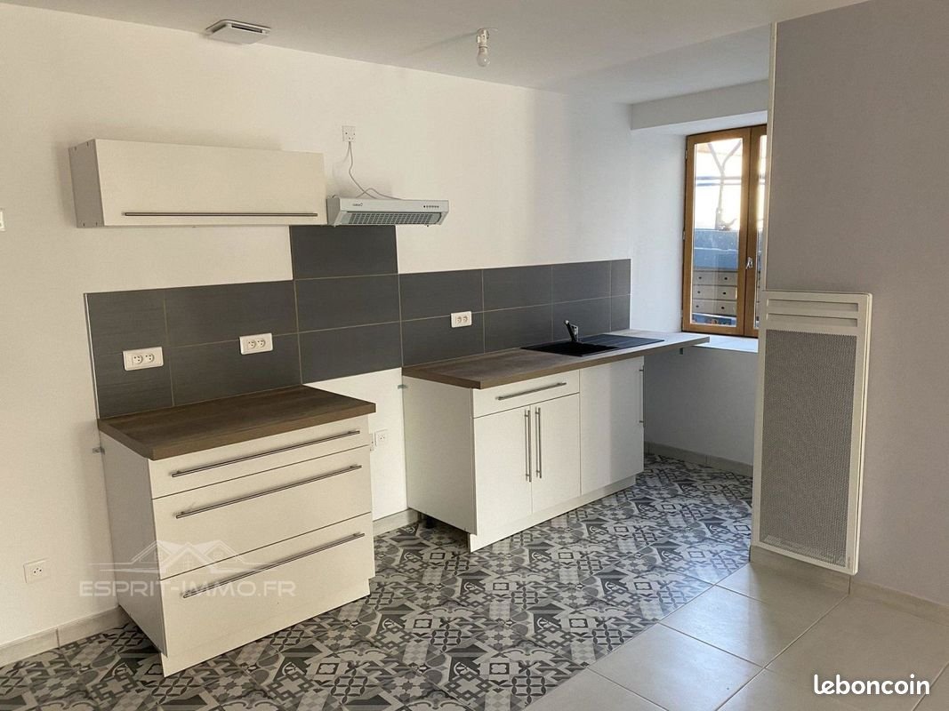 Appartement à louer, 77m², Corbonod