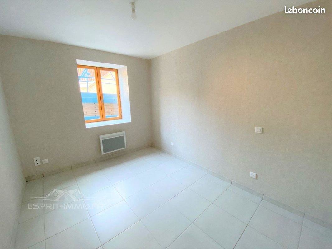 Appartement à louer, 77m², Corbonod
