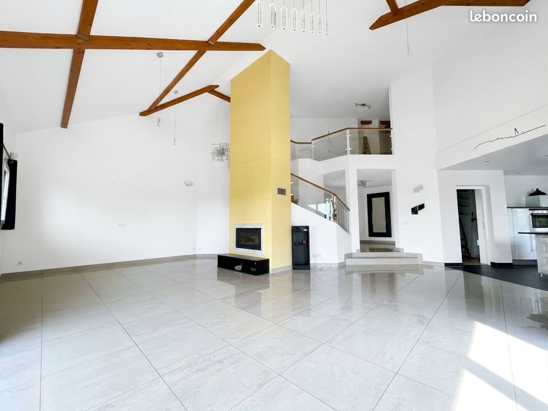Maison à vendre, 160m², Cranves-Sales