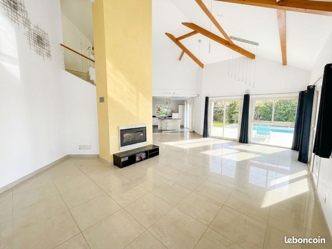 Maison à vendre, 160m², Cranves-Sales