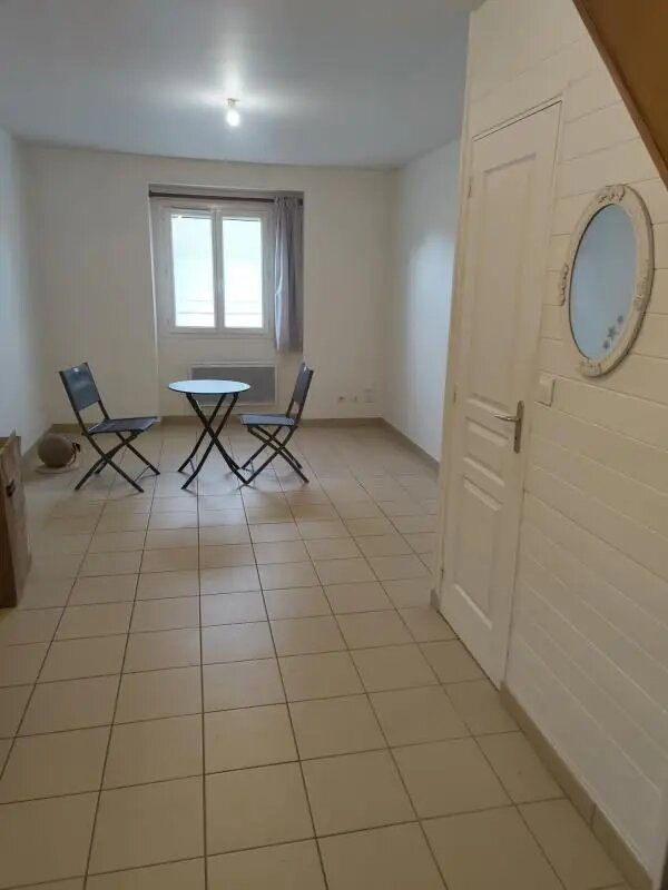Maison à louer, 35m², Saint-Laurent-en-Gâtines