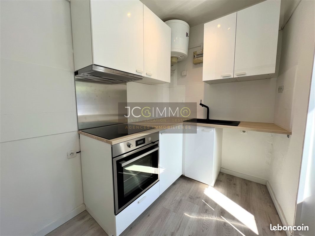 Appartement à louer, 27m², Solliès-Ville
