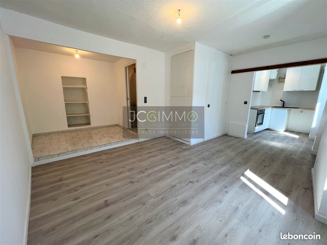 Appartement à louer, 27m², Solliès-Ville