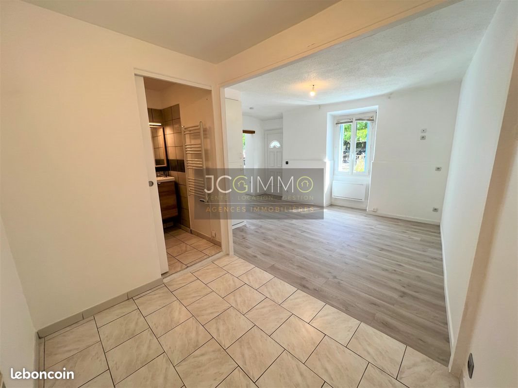 Appartement à louer, 27m², Solliès-Ville