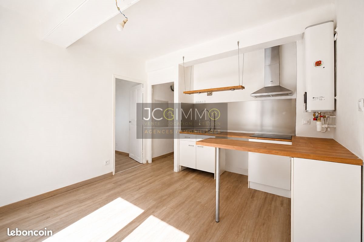 Appartement à louer, 57m², Solliès-Ville