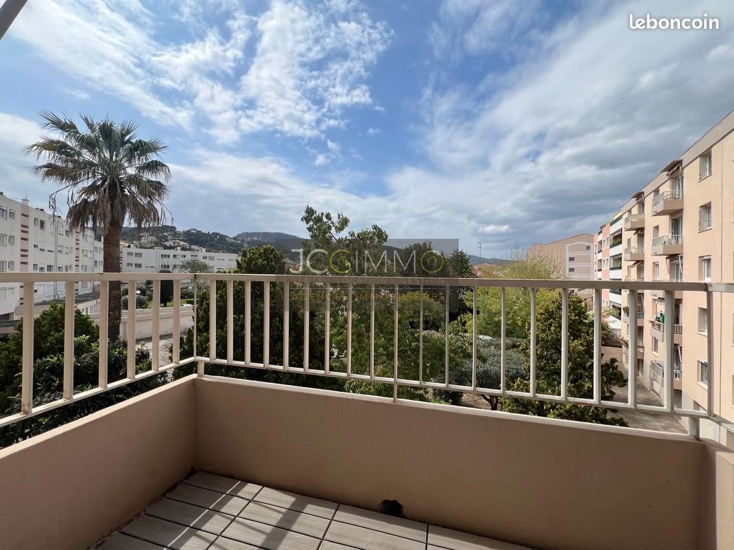 Appartement à louer, 77m², Hyères