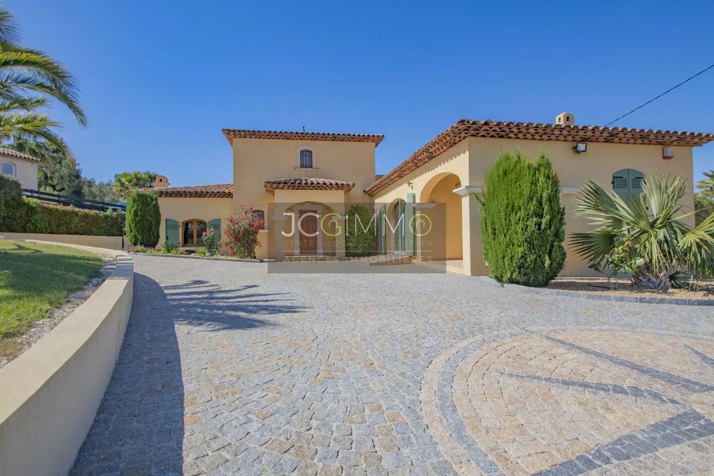 Maison à vendre, 215m², La Crau