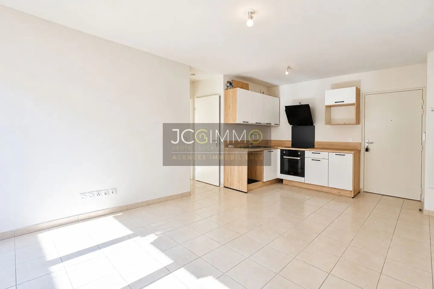 Appartement à louer, 38m², Solliès-Pont