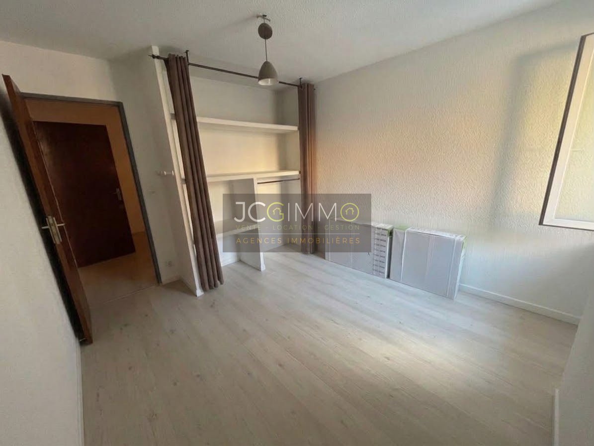 Appartement à louer, 31m², Solliès-Ville