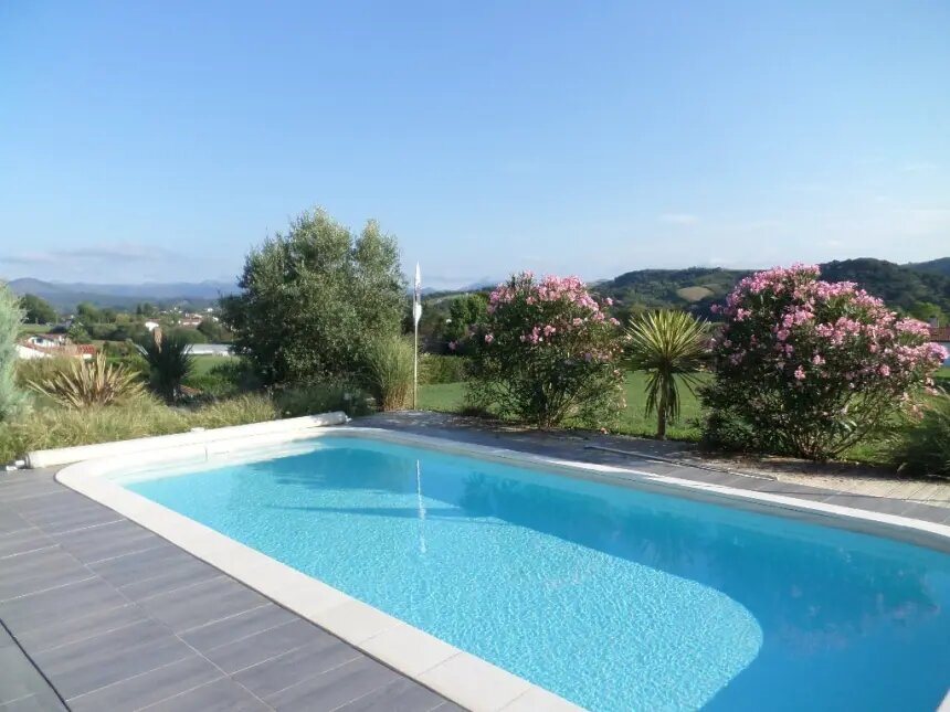Maison à vendre, 200m², Saint-Pée-sur-Nivelle