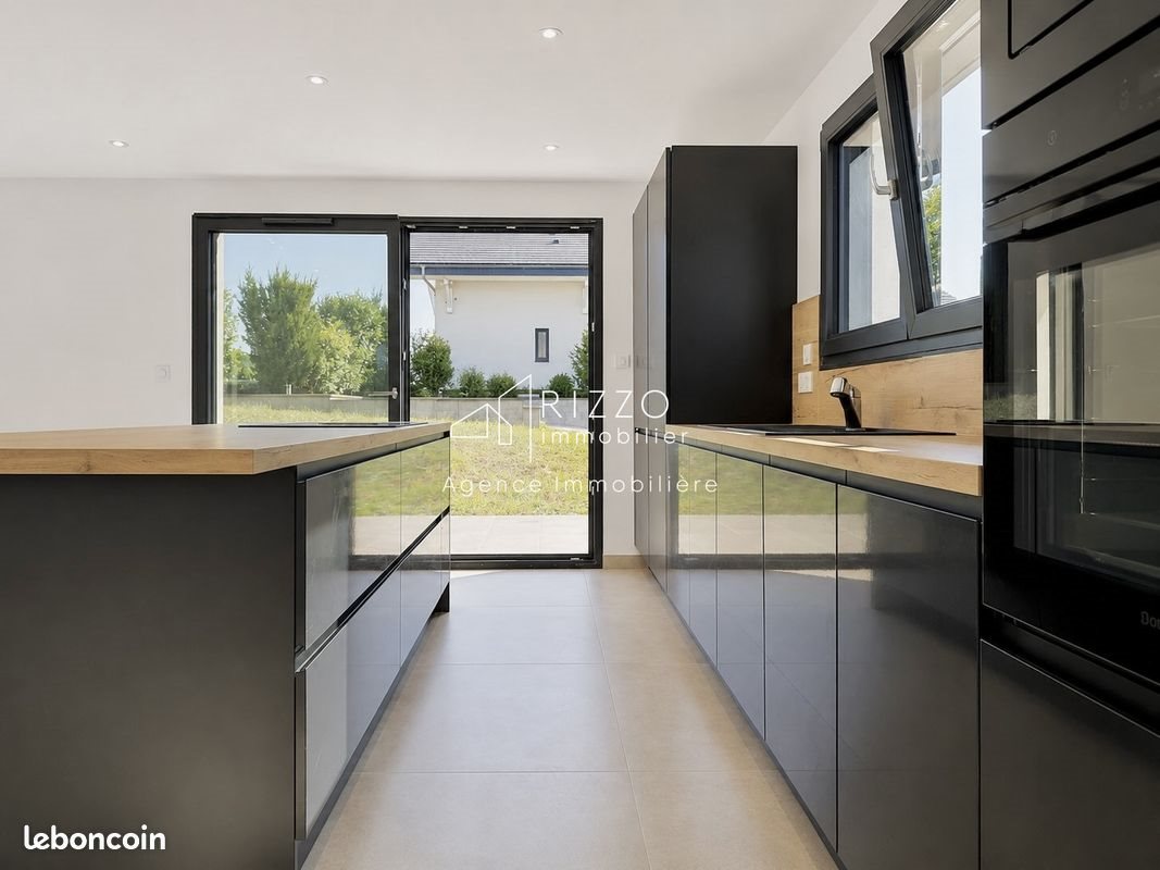 Maison à vendre, 106m², Saint-Cergues