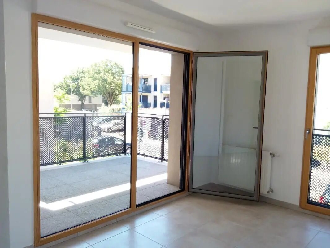 Appartement à louer, 76m², Bron