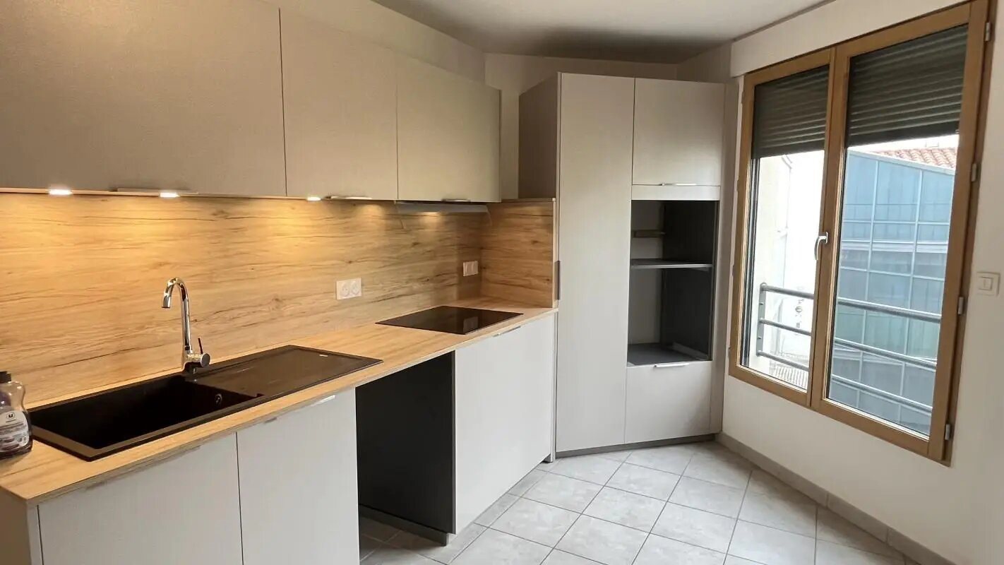 Maison à louer, 106m², Lyon 8ème