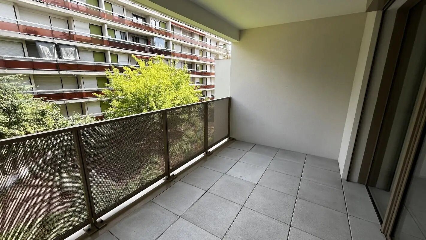 Appartement à louer, 61m², Bron