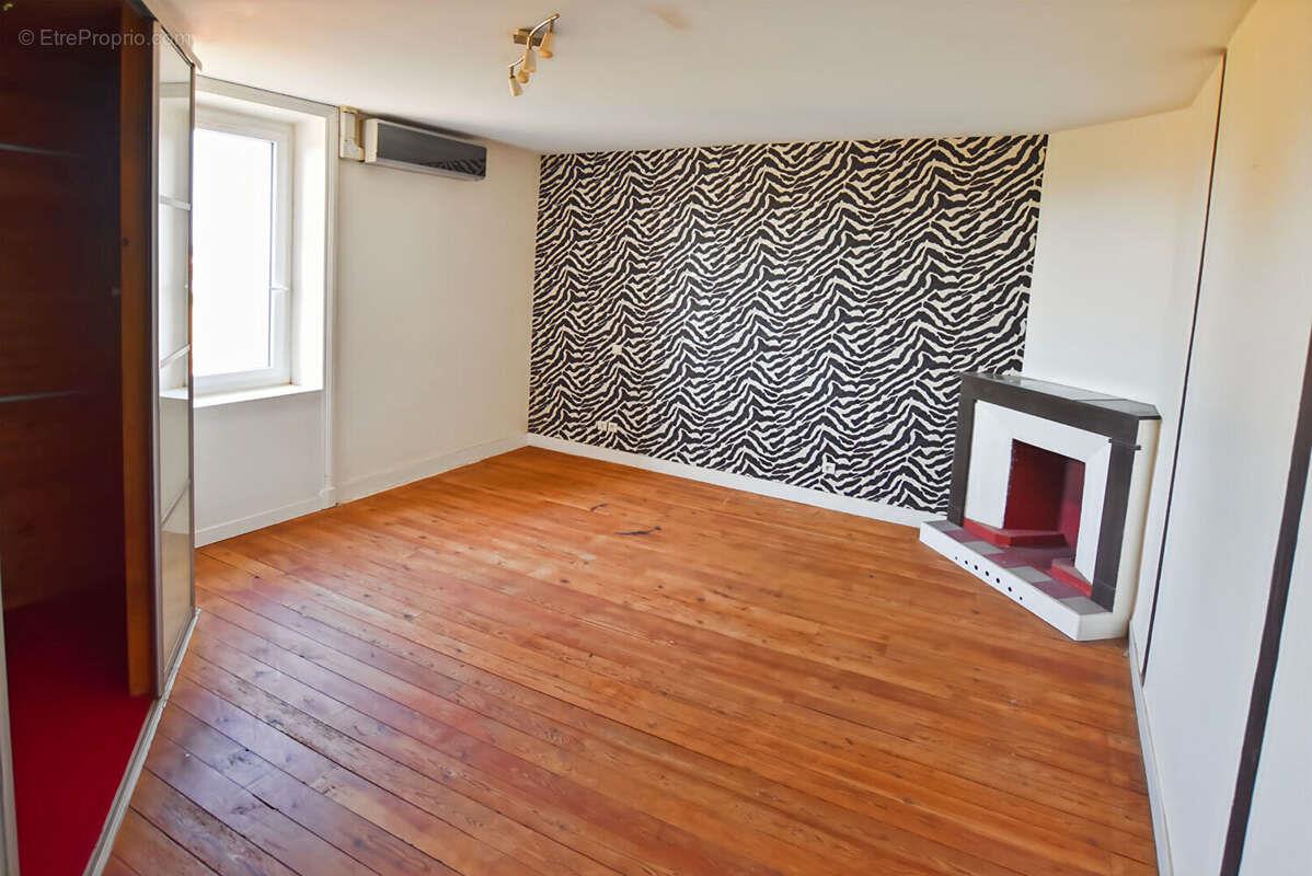Maison à vendre, 162m², Saint-Germain-Lespinasse
