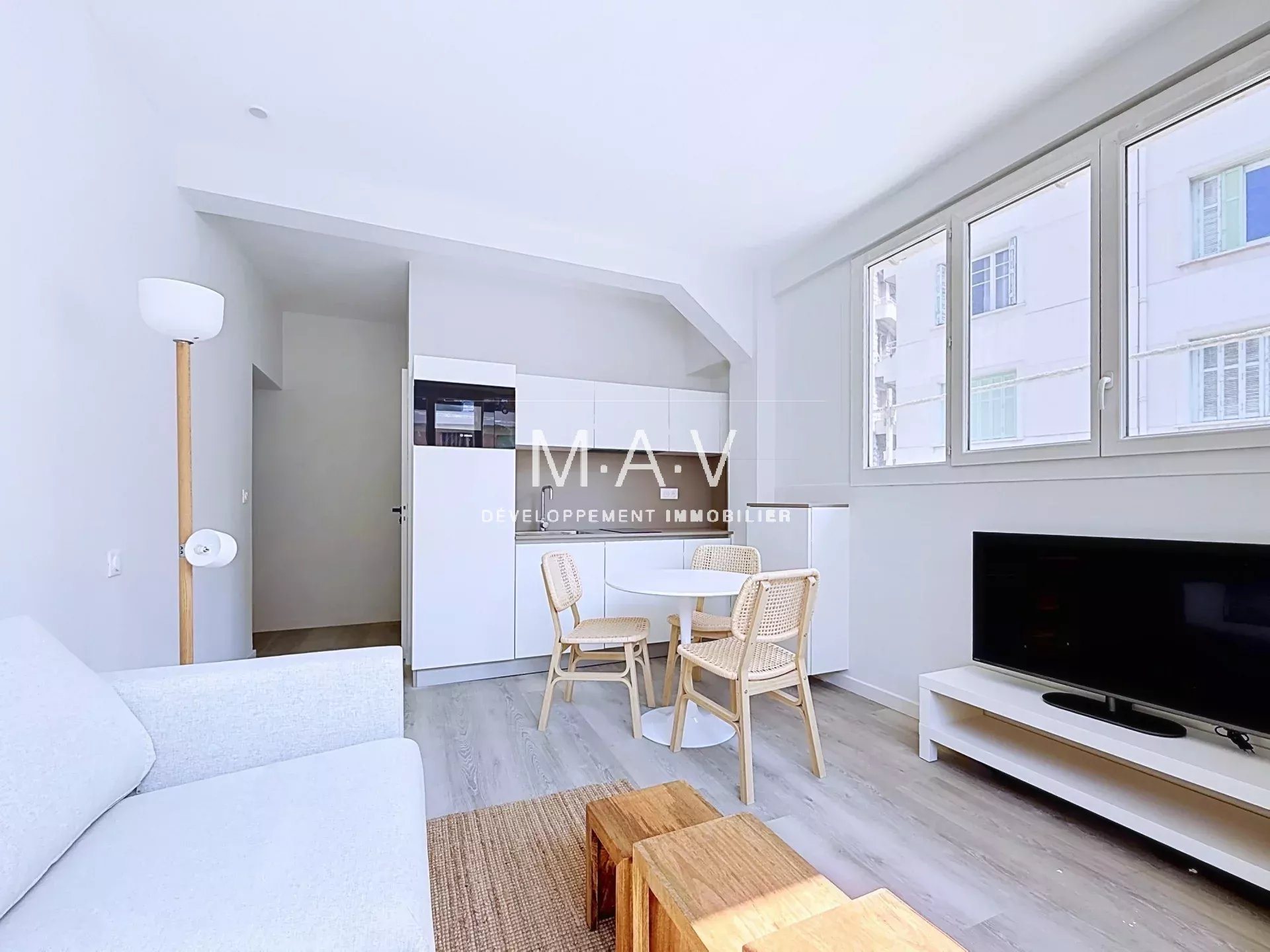Nice/Baumettes Renovated Furnished Studio Sold In Quiet Area - Vue 3
