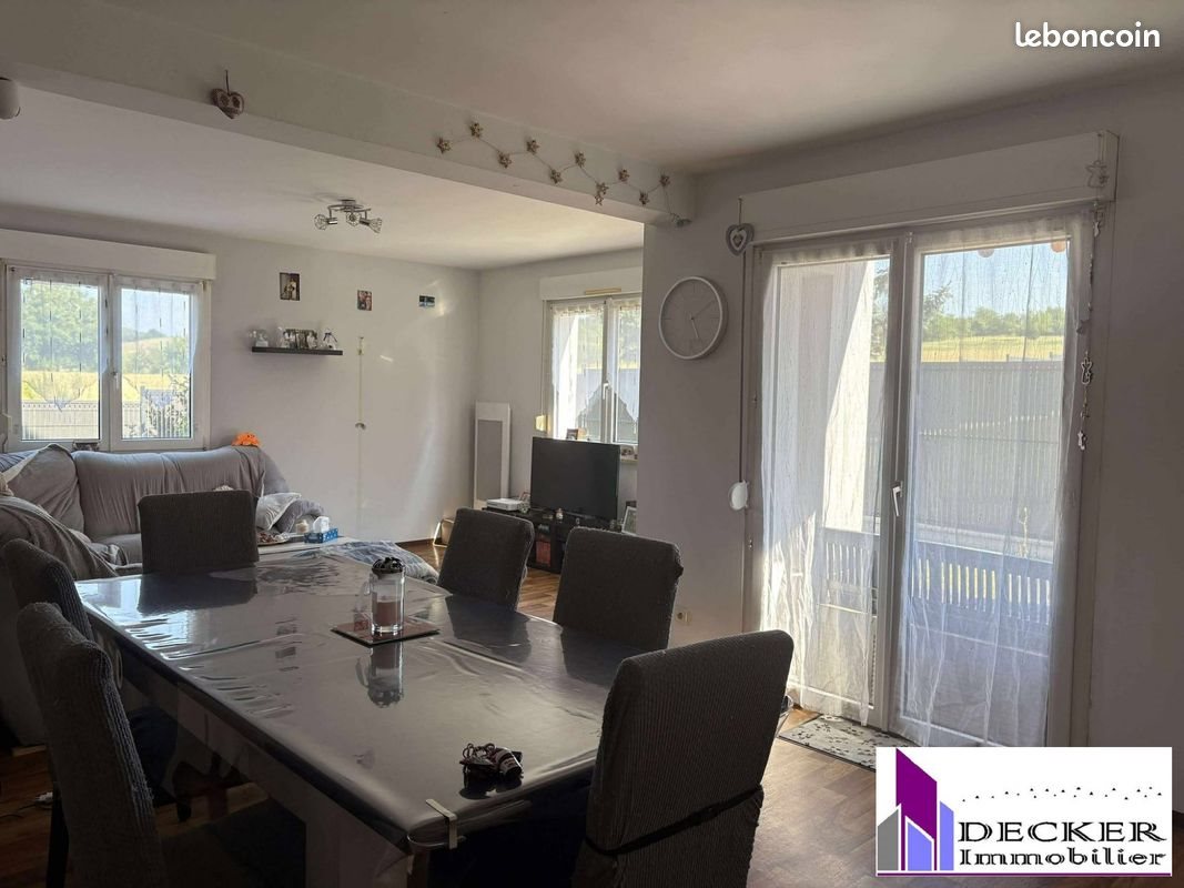 Appartement à louer, 73m², Niedermodern