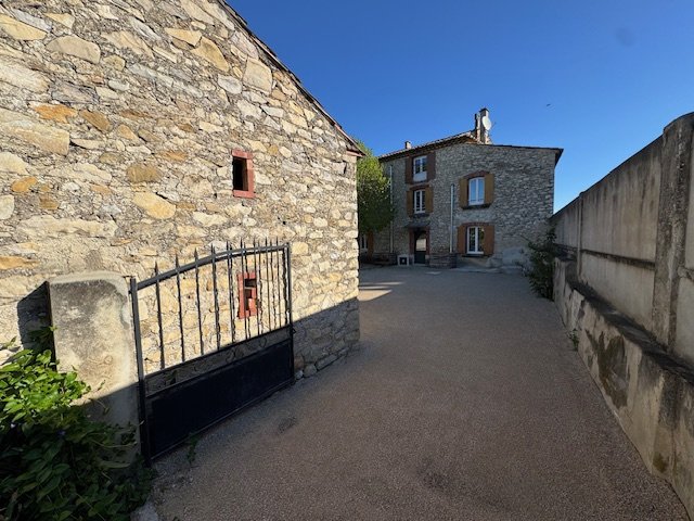 Maison à louer, 79m², Séguret