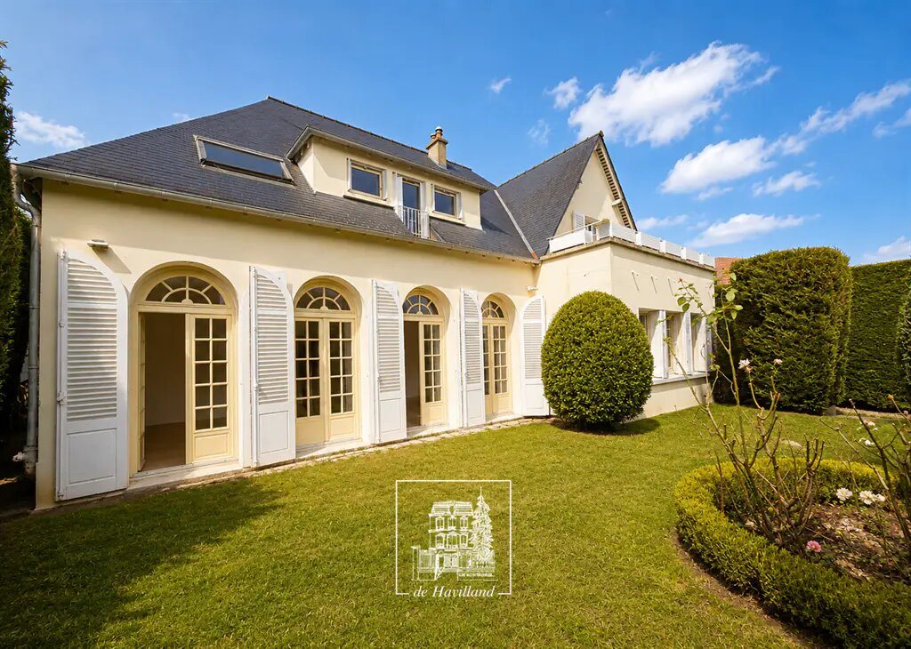 Maison à louer, 238m², Garches