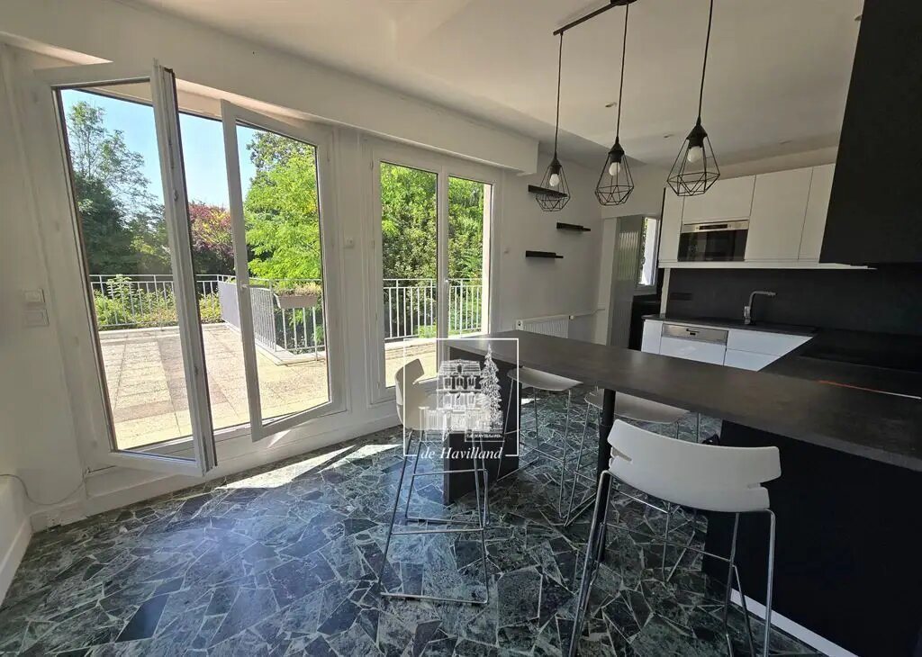 Maison à louer, 165m², La Celle-Saint-Cloud