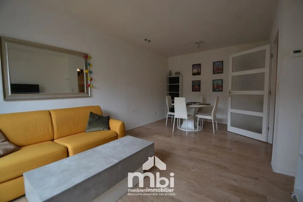 Appartement à louer, 82m², Fosses