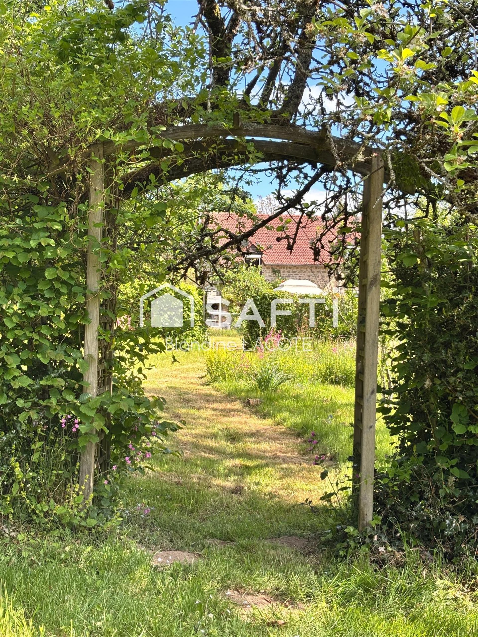 Maison à vendre, 130m², Saint-Dizier-Masbaraud