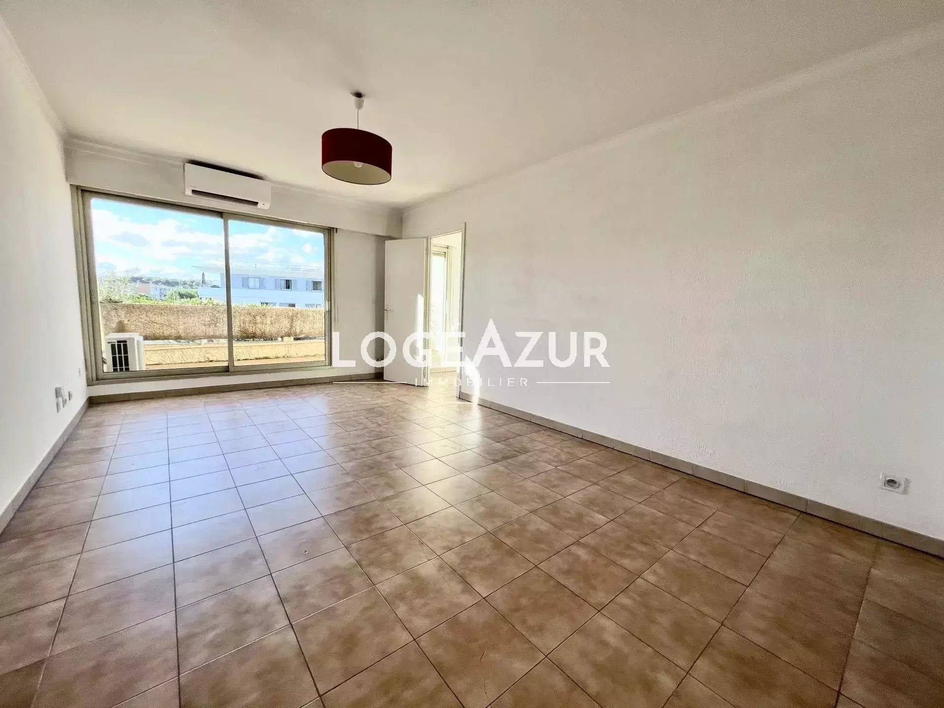 Appartement à louer, 44m², Antibes