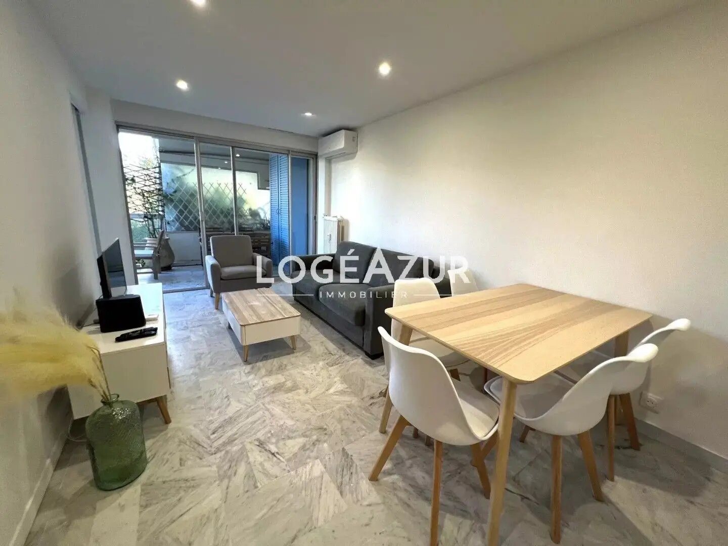 Appartement à louer, 47m², Antibes