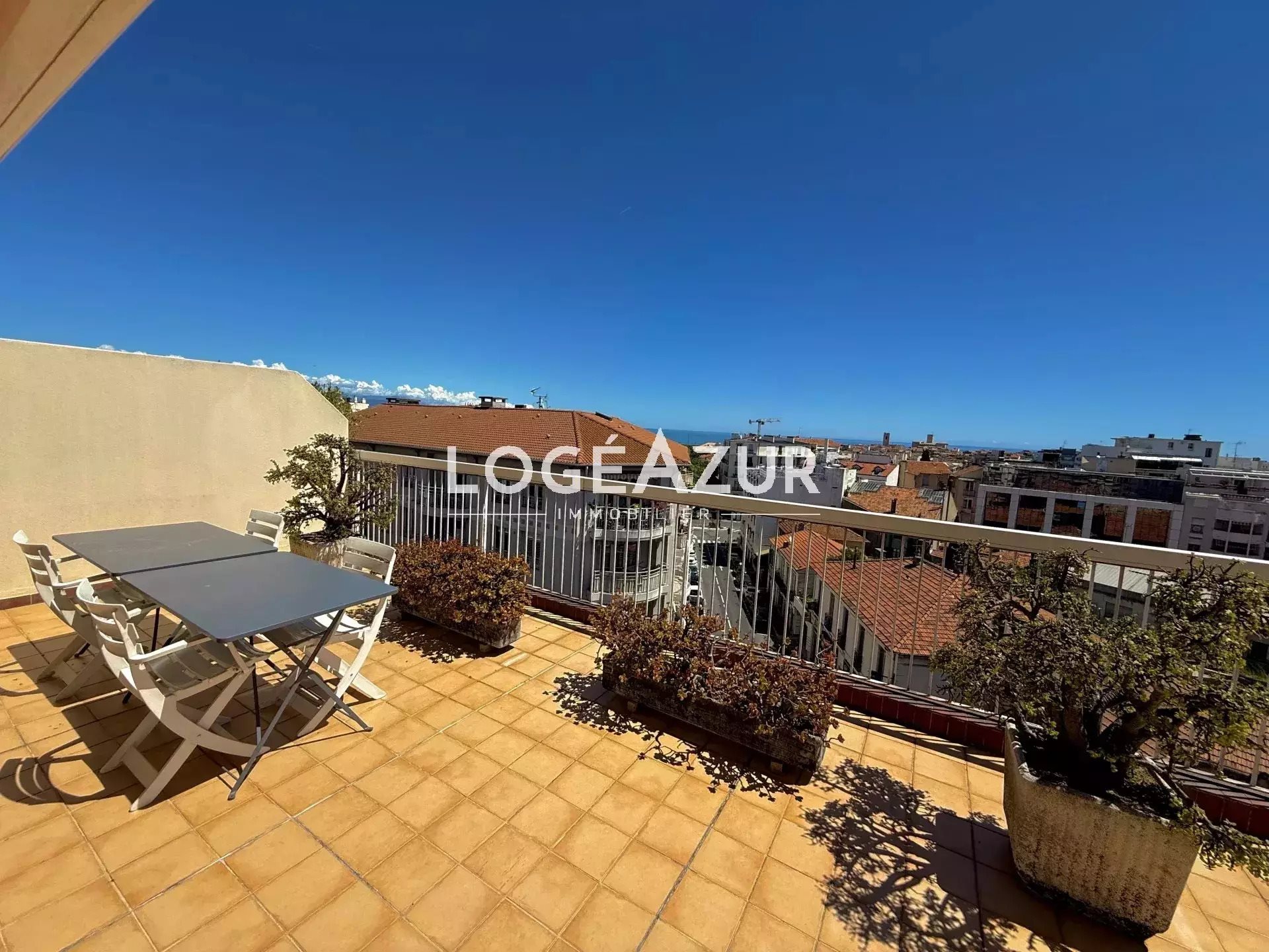 Appartement à louer, 60m², Antibes