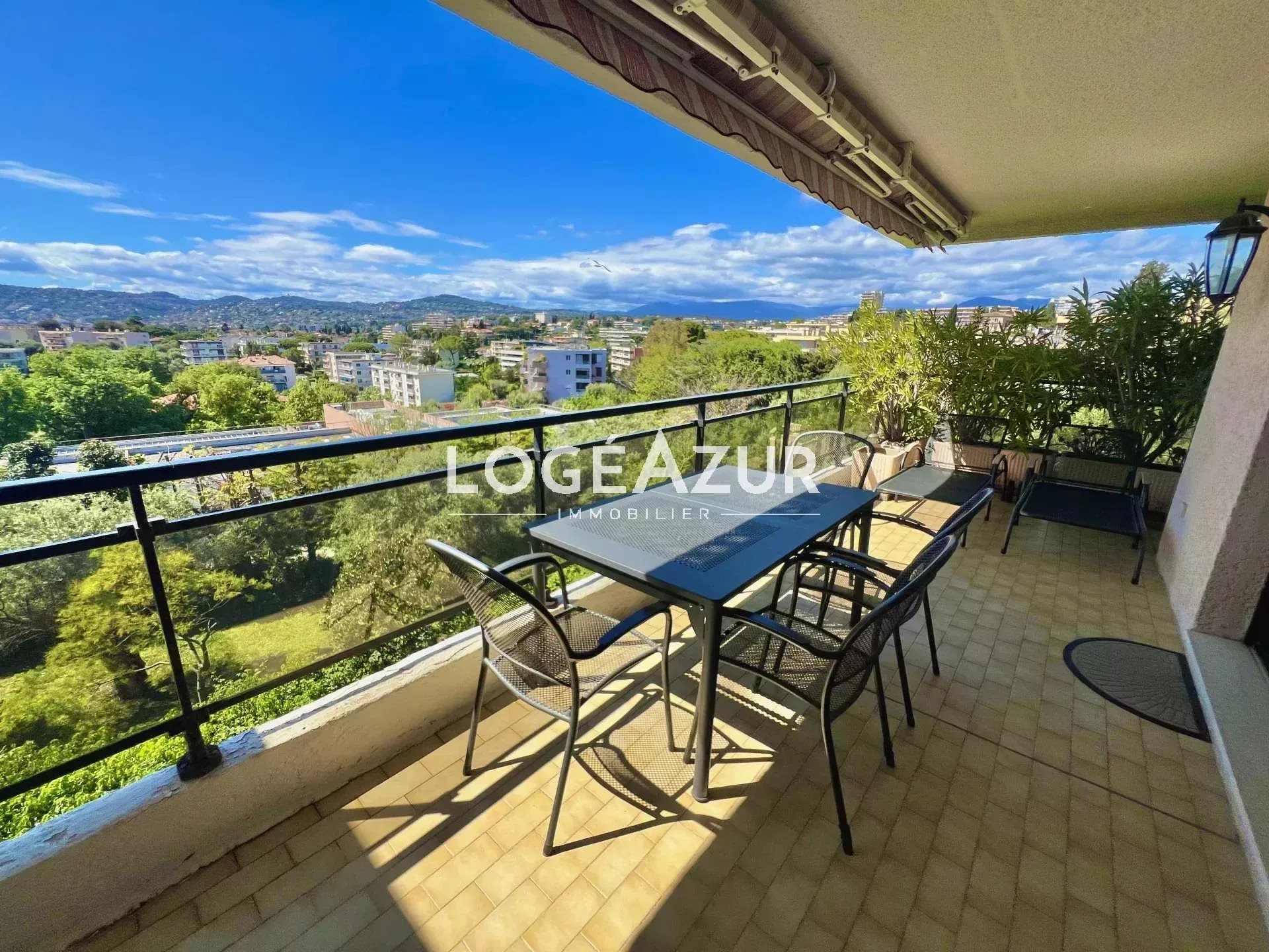 Appartement à louer, 73m², Antibes