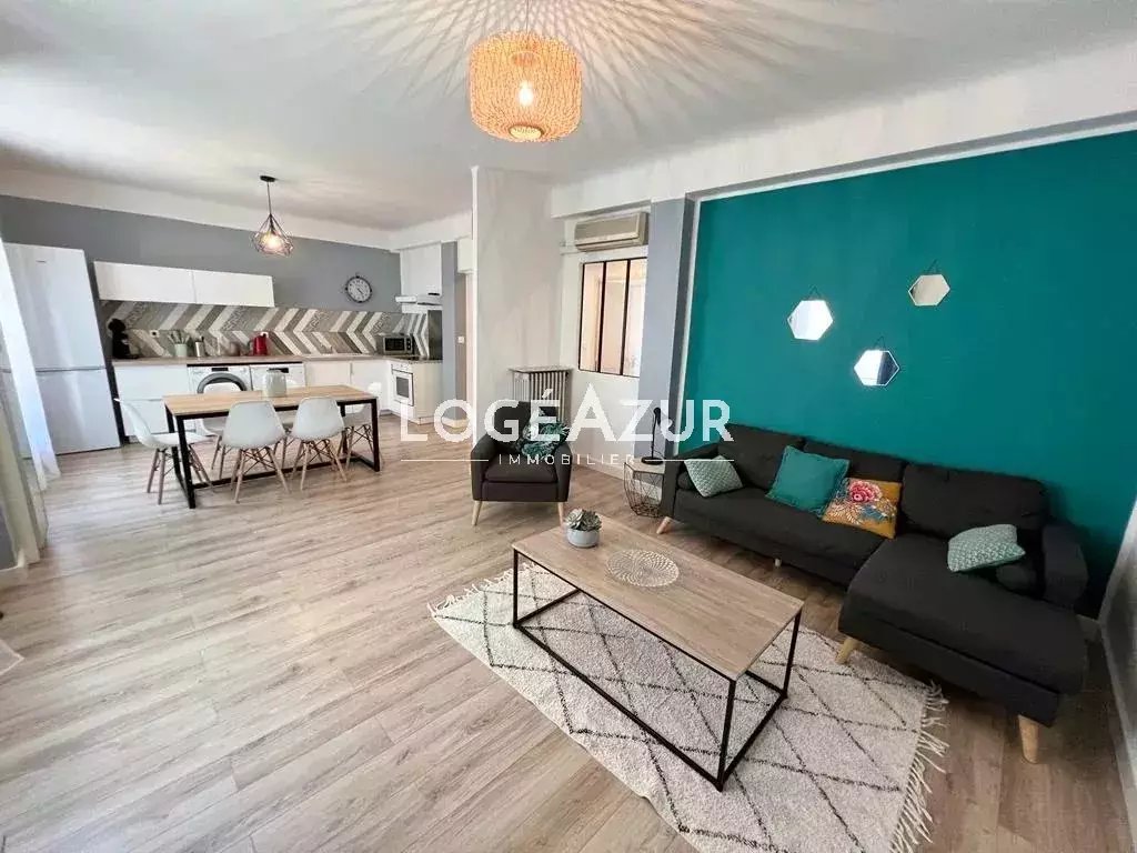 Appartement à louer, 69m², Antibes