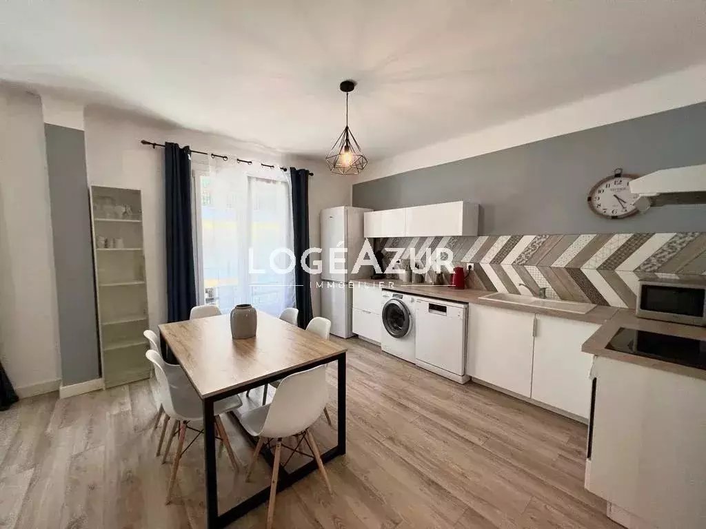 Appartement à louer, 69m², Antibes
