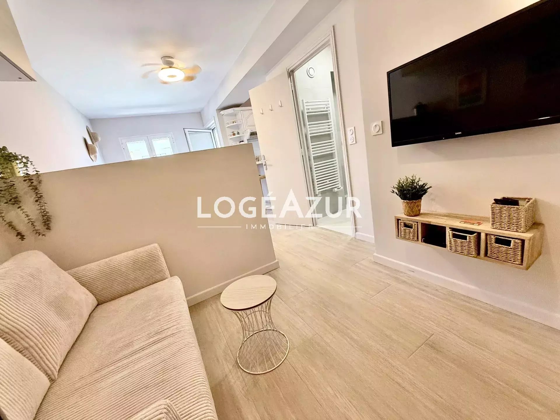 Appartement à louer, 1m², Antibes