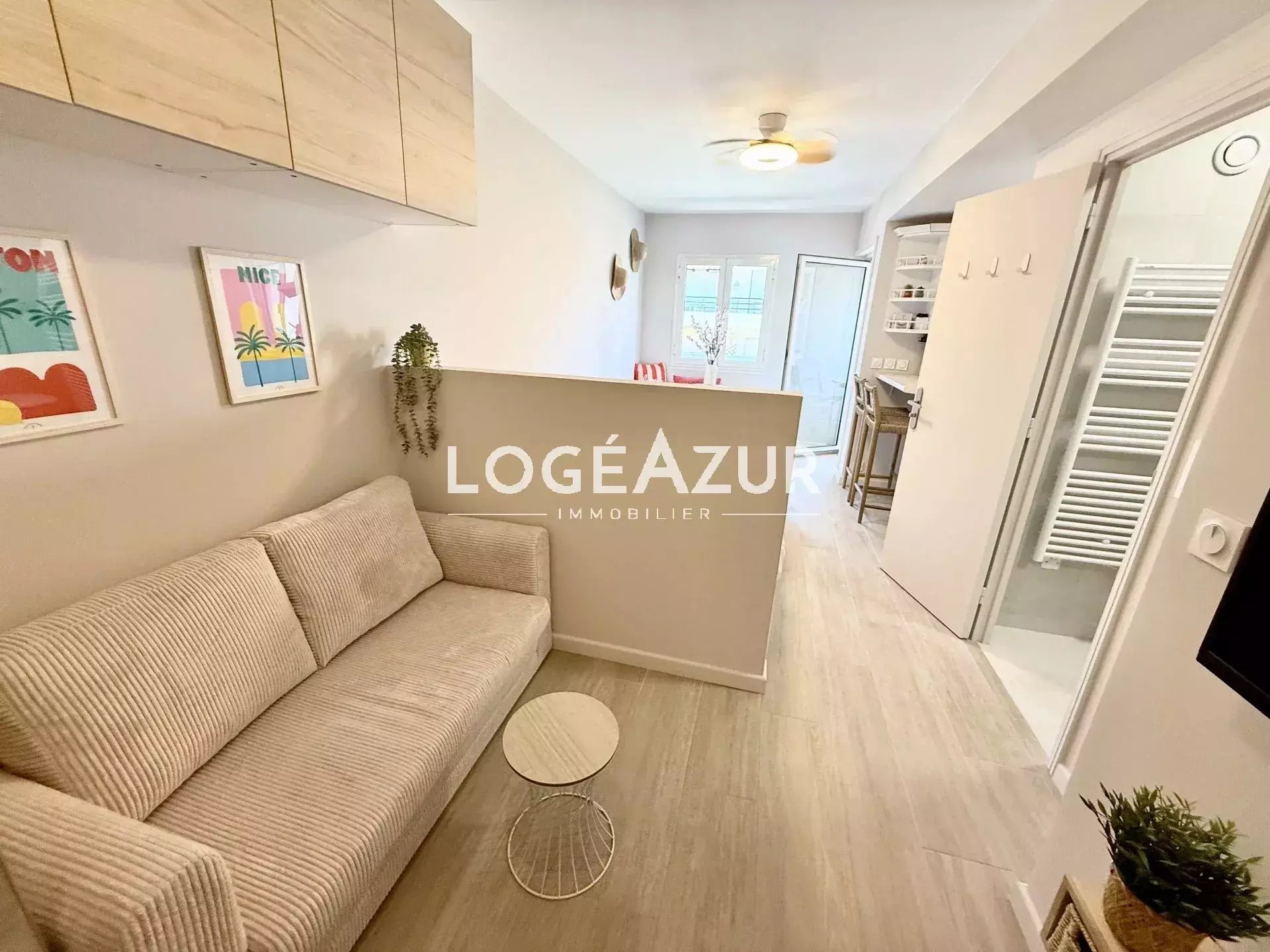 Appartement à louer, 1m², Antibes