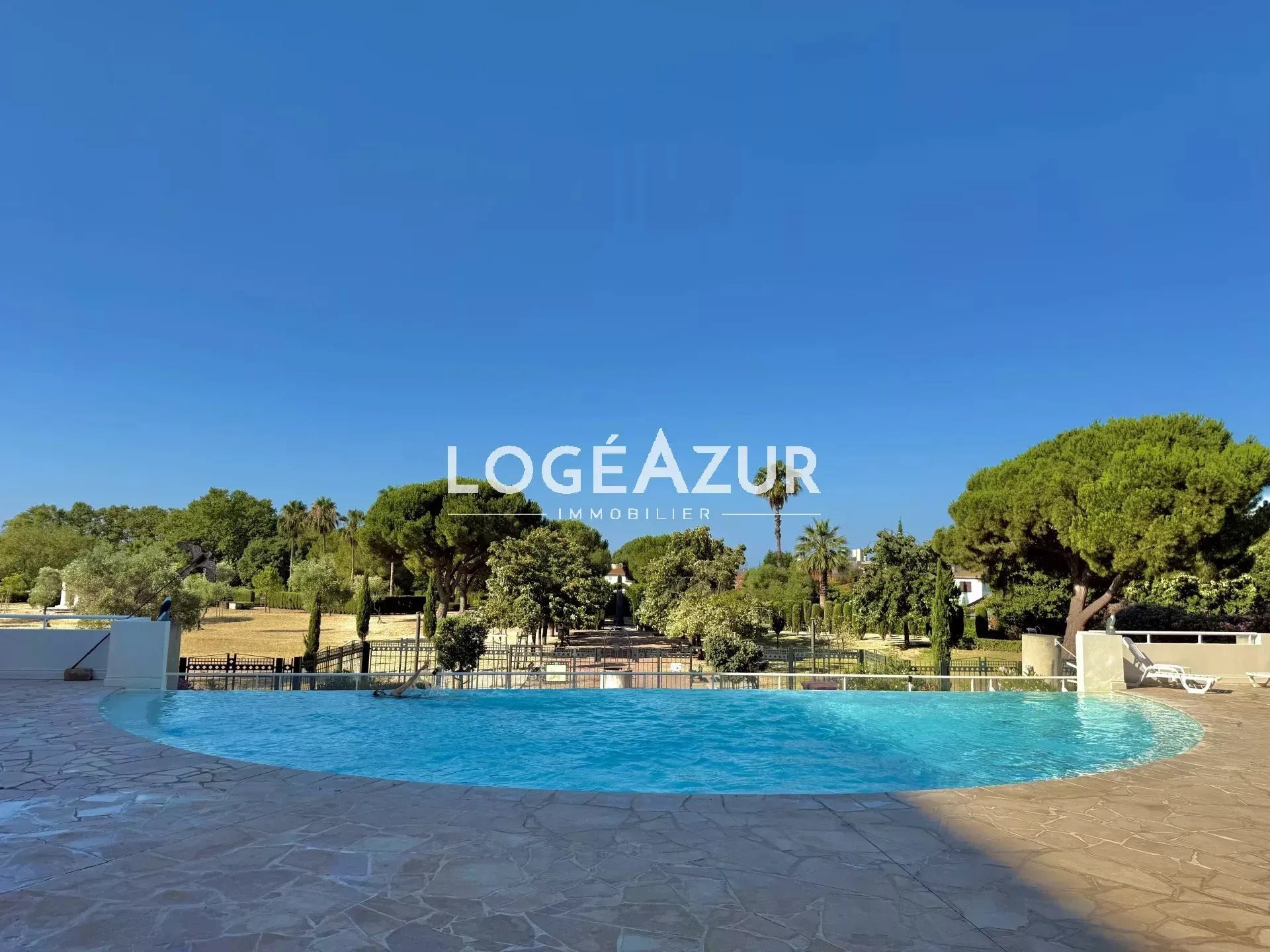 Appartement à louer, 27m², Antibes
