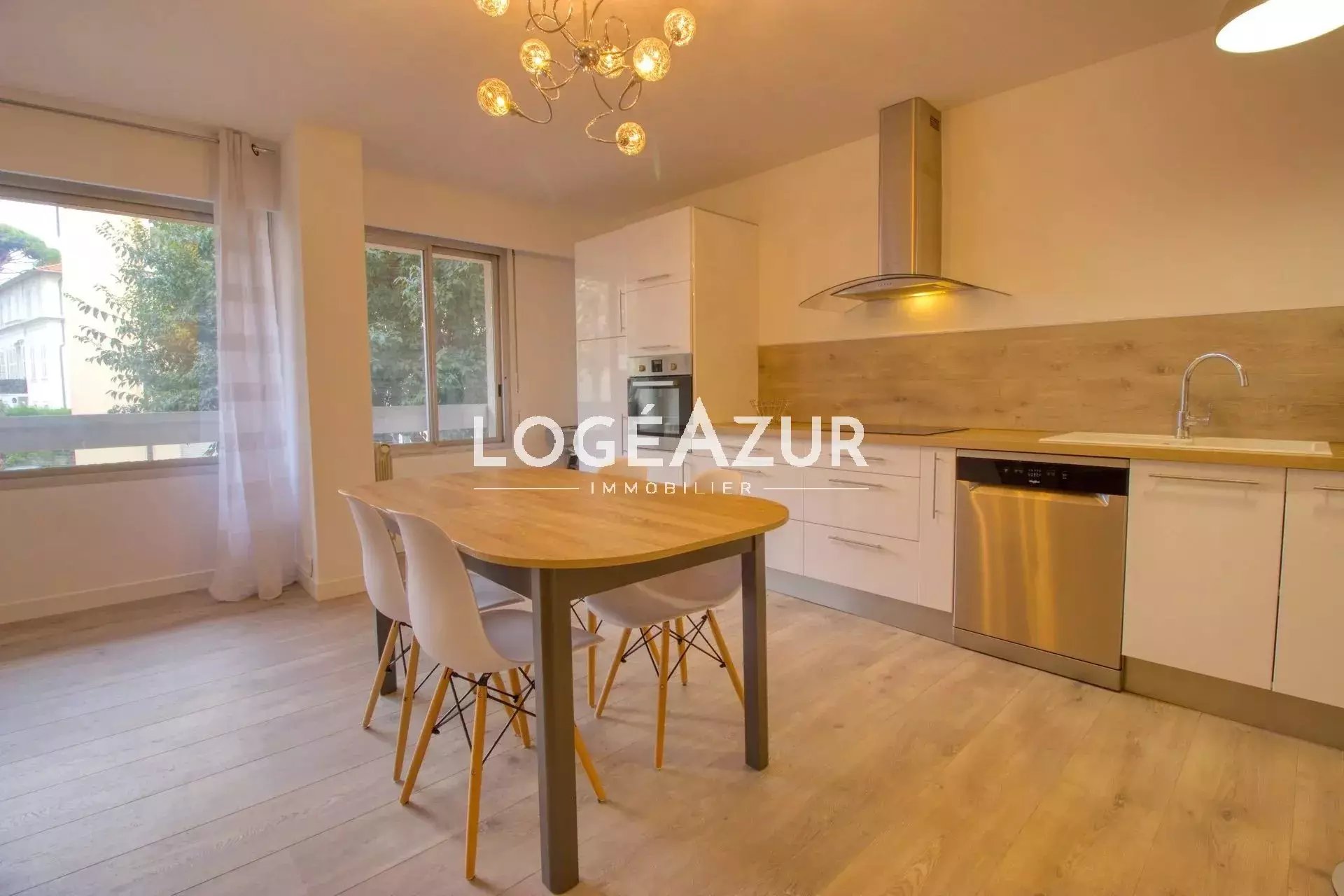 Appartement à louer, 80m², Juan-les-Pins