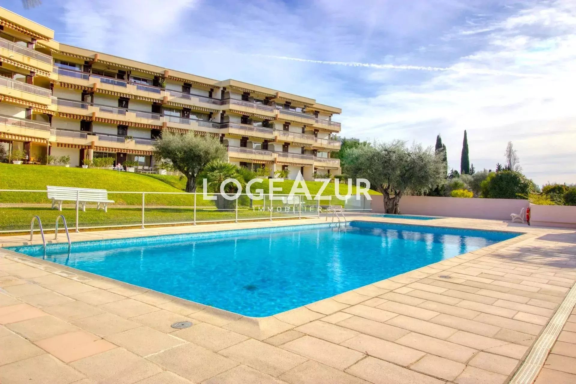 Appartement à louer, 61m², Antibes