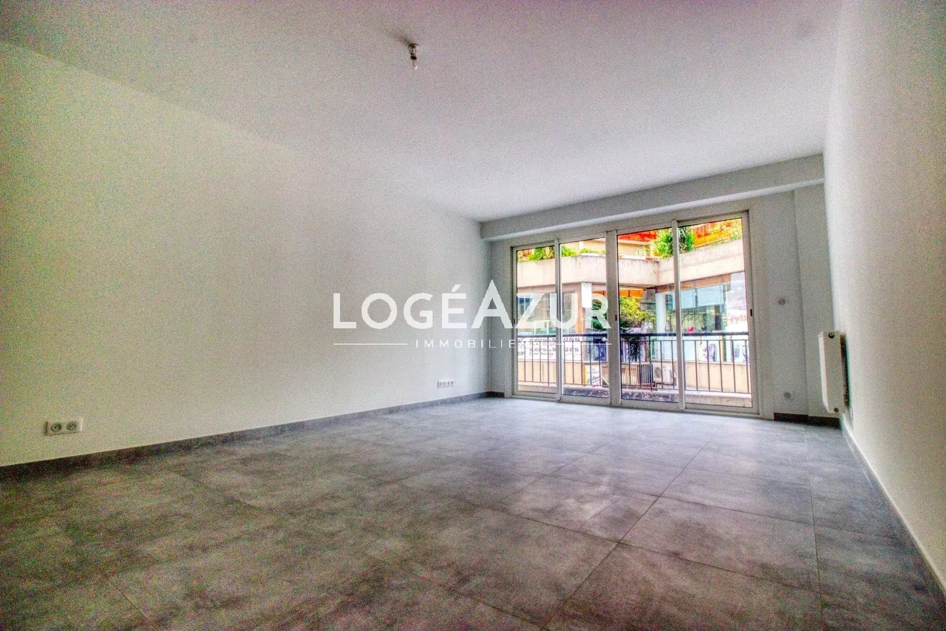 Appartement à louer, 70m², Antibes
