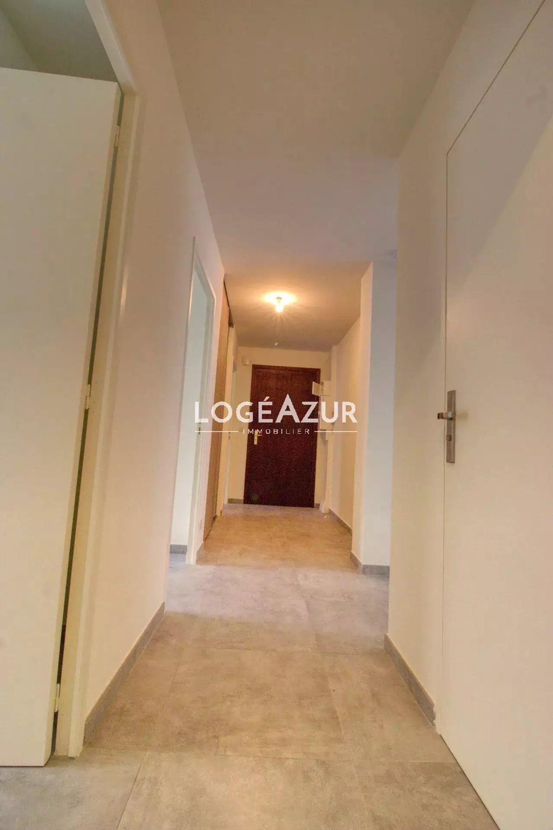 Appartement à louer, 70m², Antibes