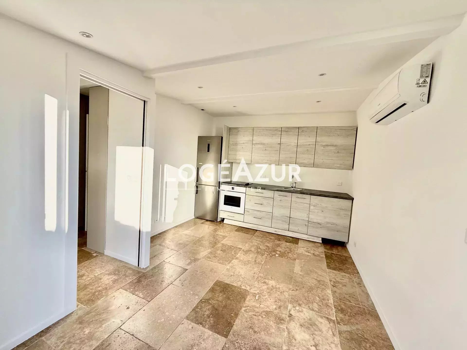 Appartement à louer, 24m², Antibes