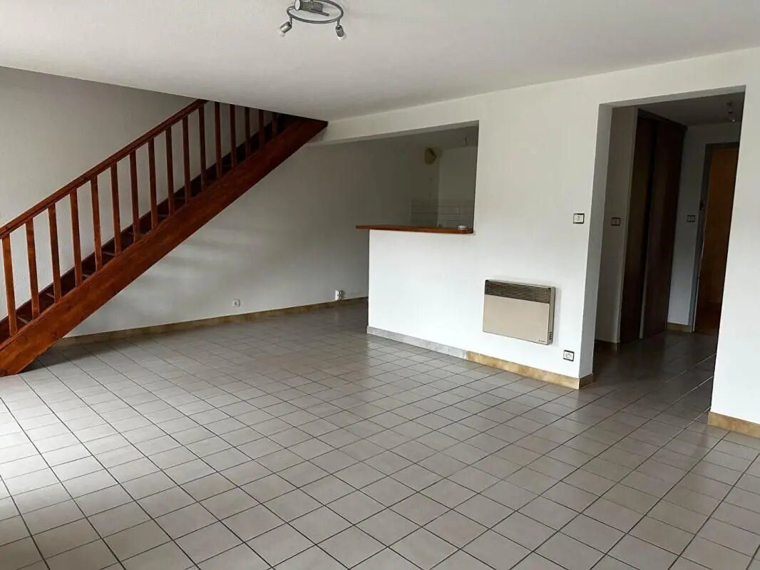 Appartement à louer, 67m², Joyeuse