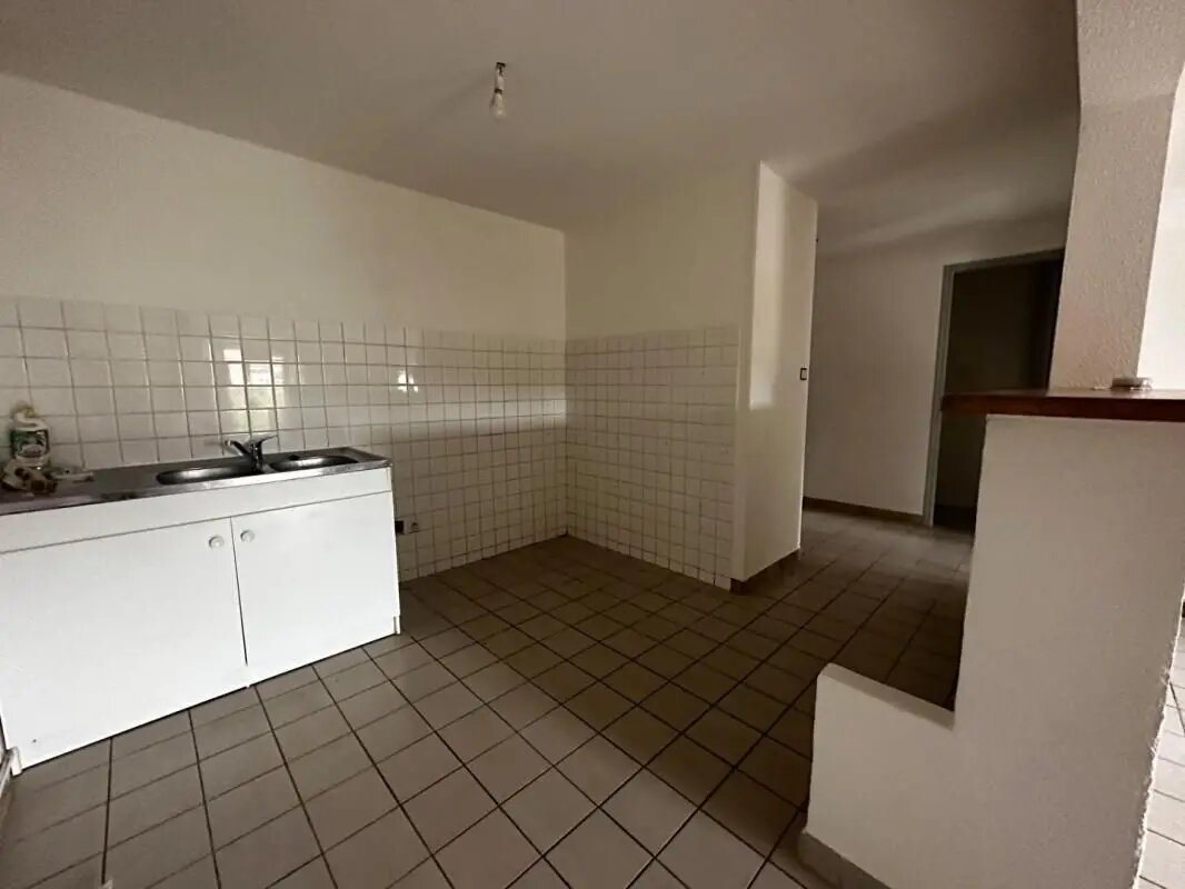 Appartement à louer, 67m², Joyeuse