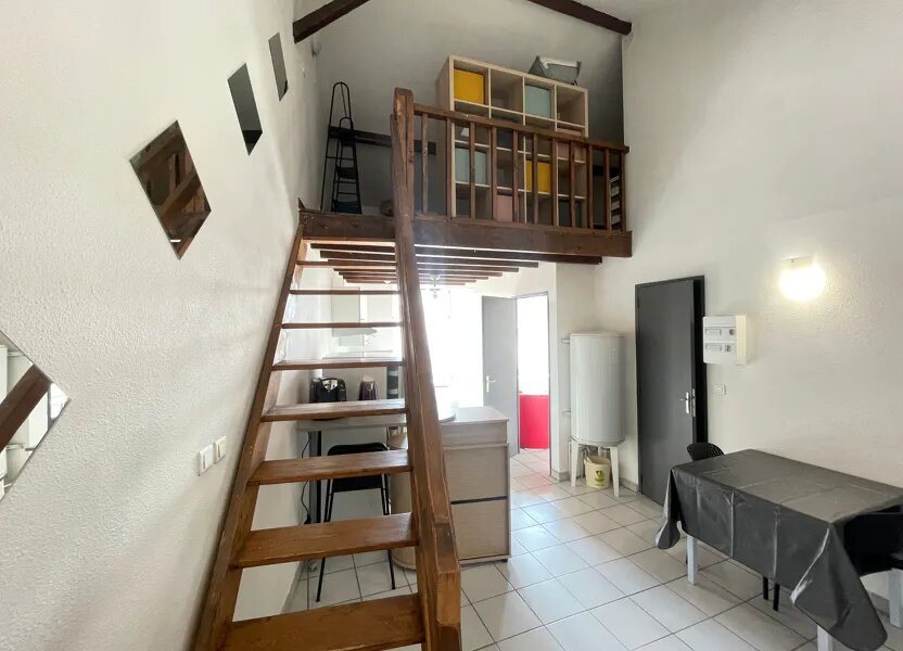 Appartement à louer, 30m², Aubenas