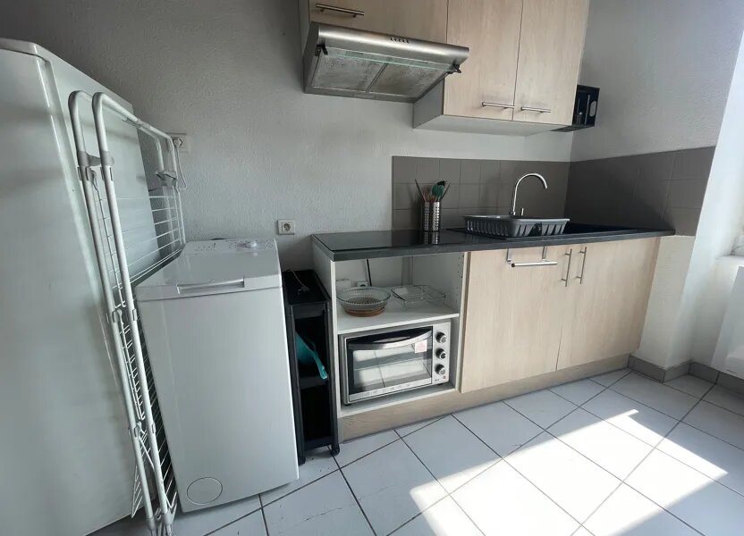 Appartement à louer, 30m², Aubenas