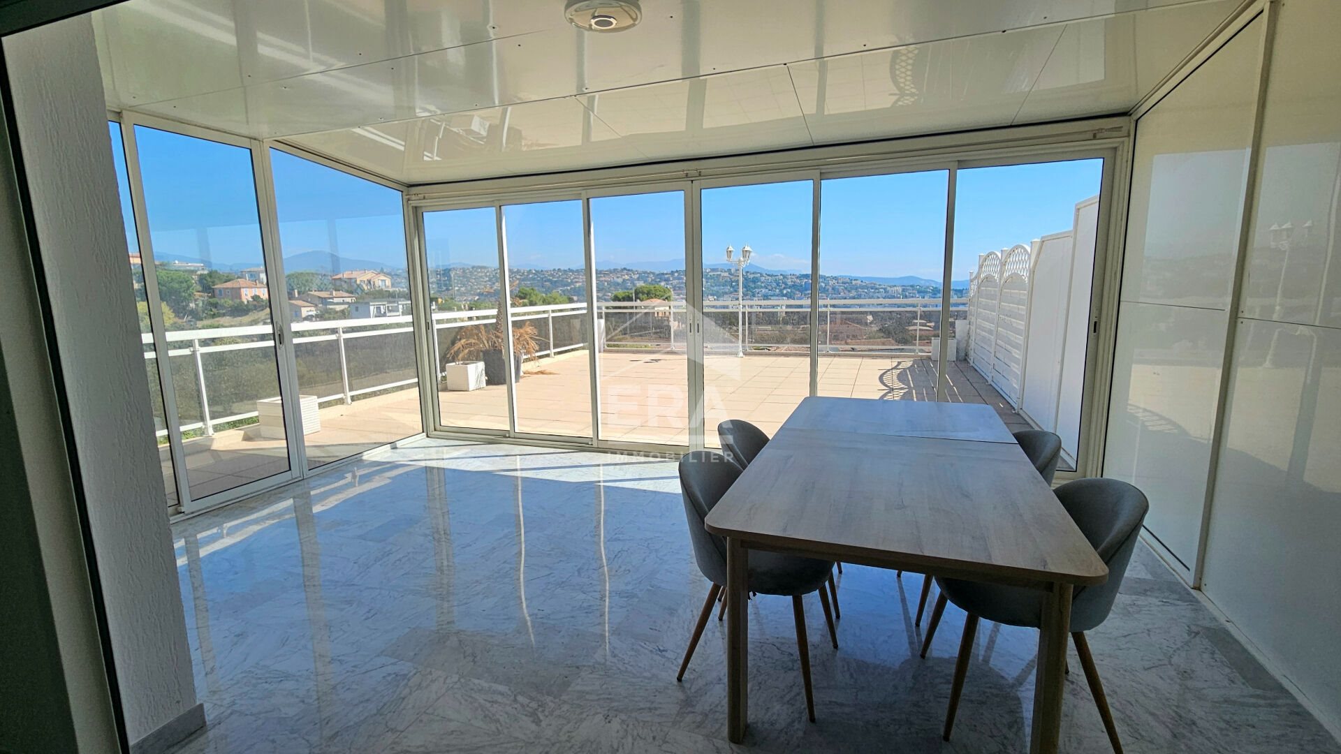 Appartement à louer, 113m², Saint-Laurent-du-Var