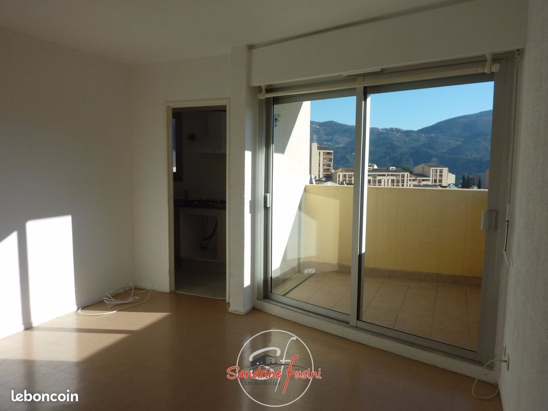Appartement à louer, 25m², Carros