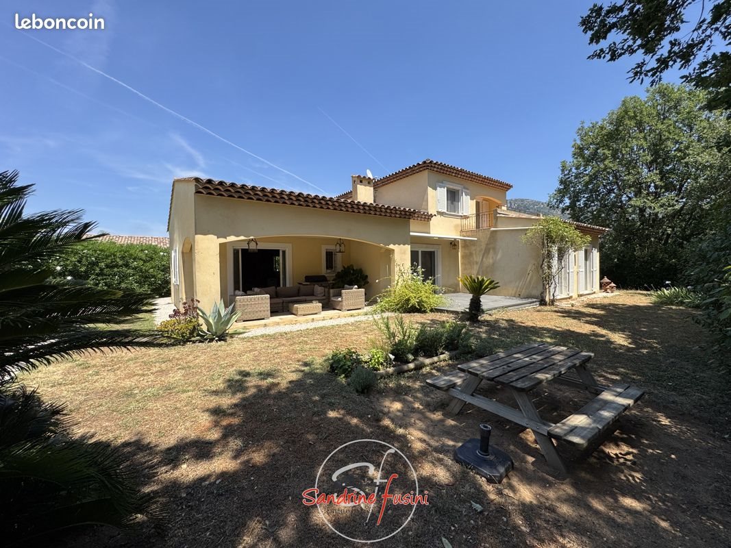 Maison à vendre, 143m², Carros